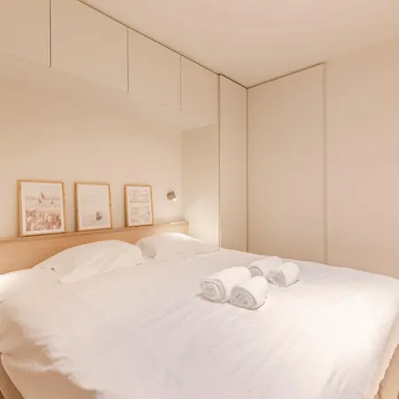 Stylish Coastal For 4 With Sea View *